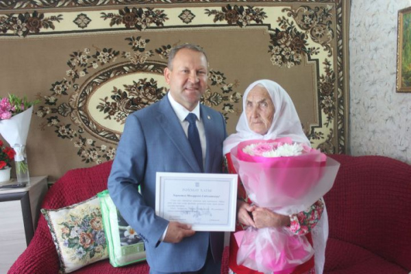 95 яшьлек Мөкәррәмә Галиәхмәтовага Рәхмәт хатлары тапшырылды 