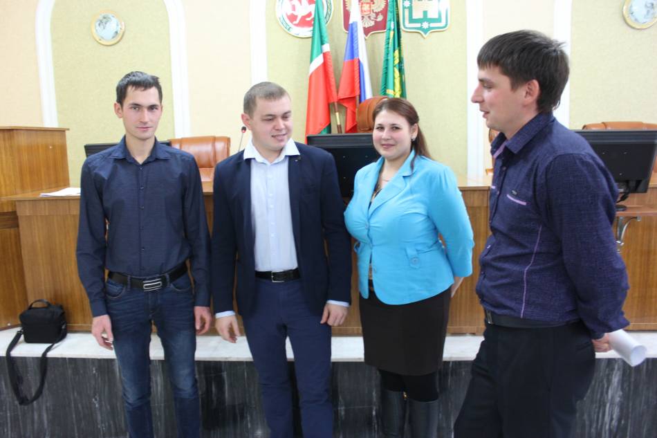 Авылның киләчәге яшьләр кулында