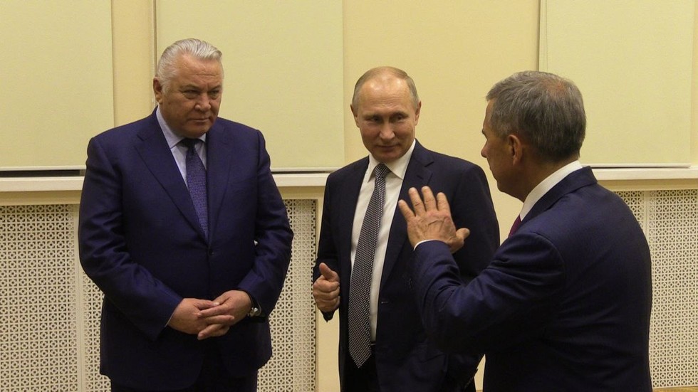 Путин «Таттелеком»ның генераль директоры Лотфулла Шәфигуллин белән очрашты
