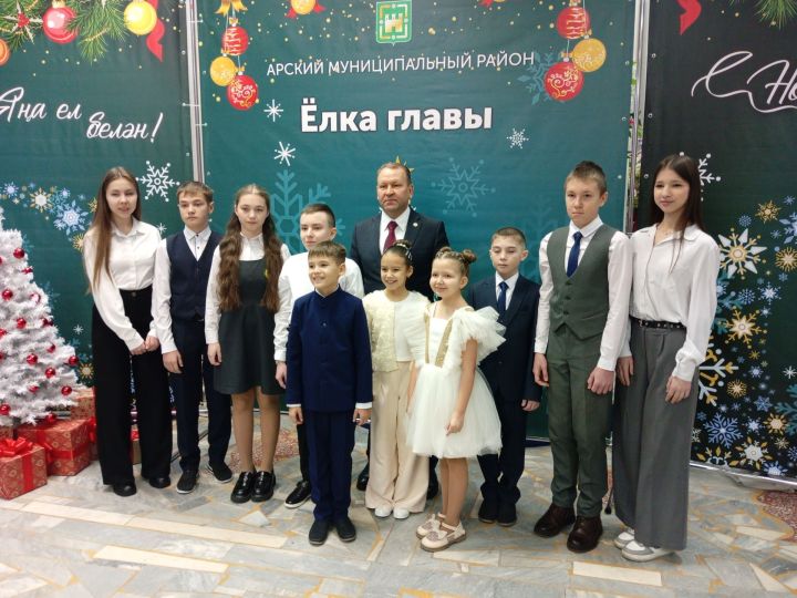 Сәләтле балалар өчен район башлыгы чыршы бәйрәме узды
