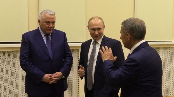 Путин «Таттелеком»ның генераль директоры Лотфулла Шәфигуллин белән очрашты