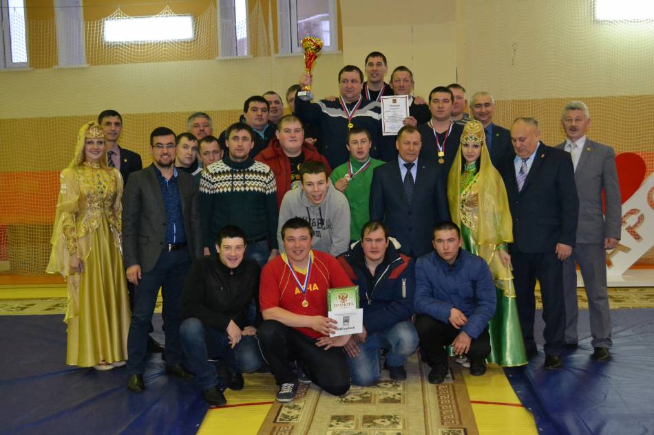 Арчада көрәшчеләр бил алышты