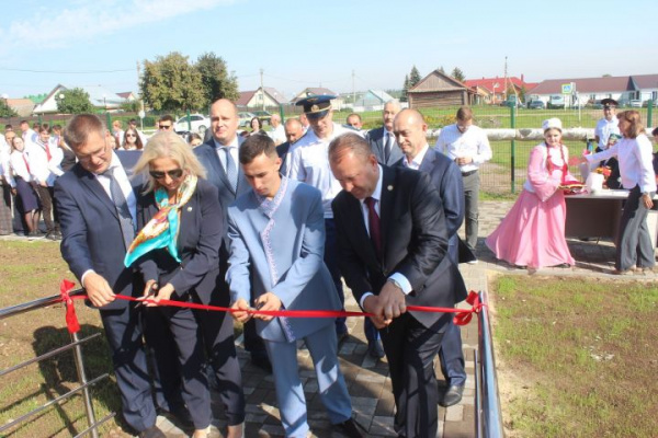 Белем көнендә – икеләтә бәйрәм! Арча педагогика көллияте базасында “Профпед“ мәгариф кластеры ачылды