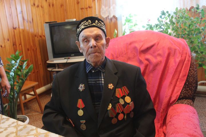 Гомер буе кыйпылчык белән яши