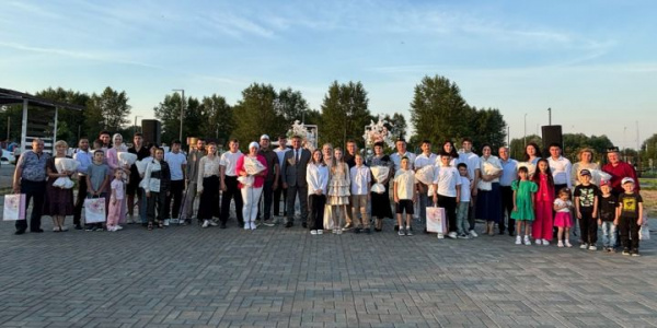 Казансу паркында Гаилә, иәхәббәт һәм тугрылык көне уңаеннан гаиләләрне җыйдылар