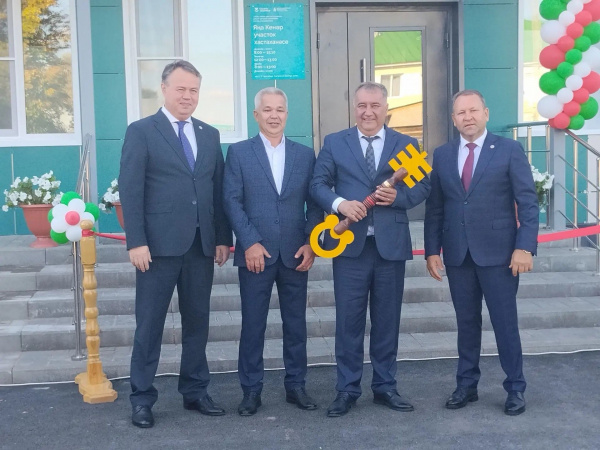Яңа Кенәрдә участок хастаханәсен ныклап төзекләндергәннән соң ачу тантанасы булды