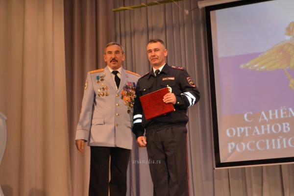 Арчада полиция хезмәткәрләре һөнәри бәйрәмнәрен билгеләп үтте