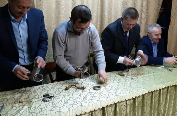 “Ягез әле, ир- егетләр!”