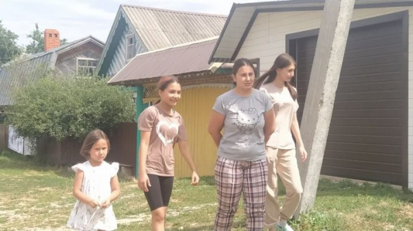 Без бүген «Батырлык өчен» медале белән бүләкләнгән Айрат Әүһәдиев гаиләсендә булдык