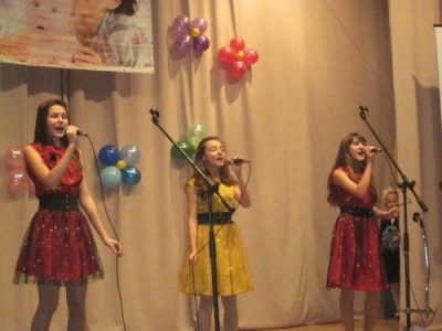 Урта Бирәзә авылында әниләрне хөрмәтләделәр.