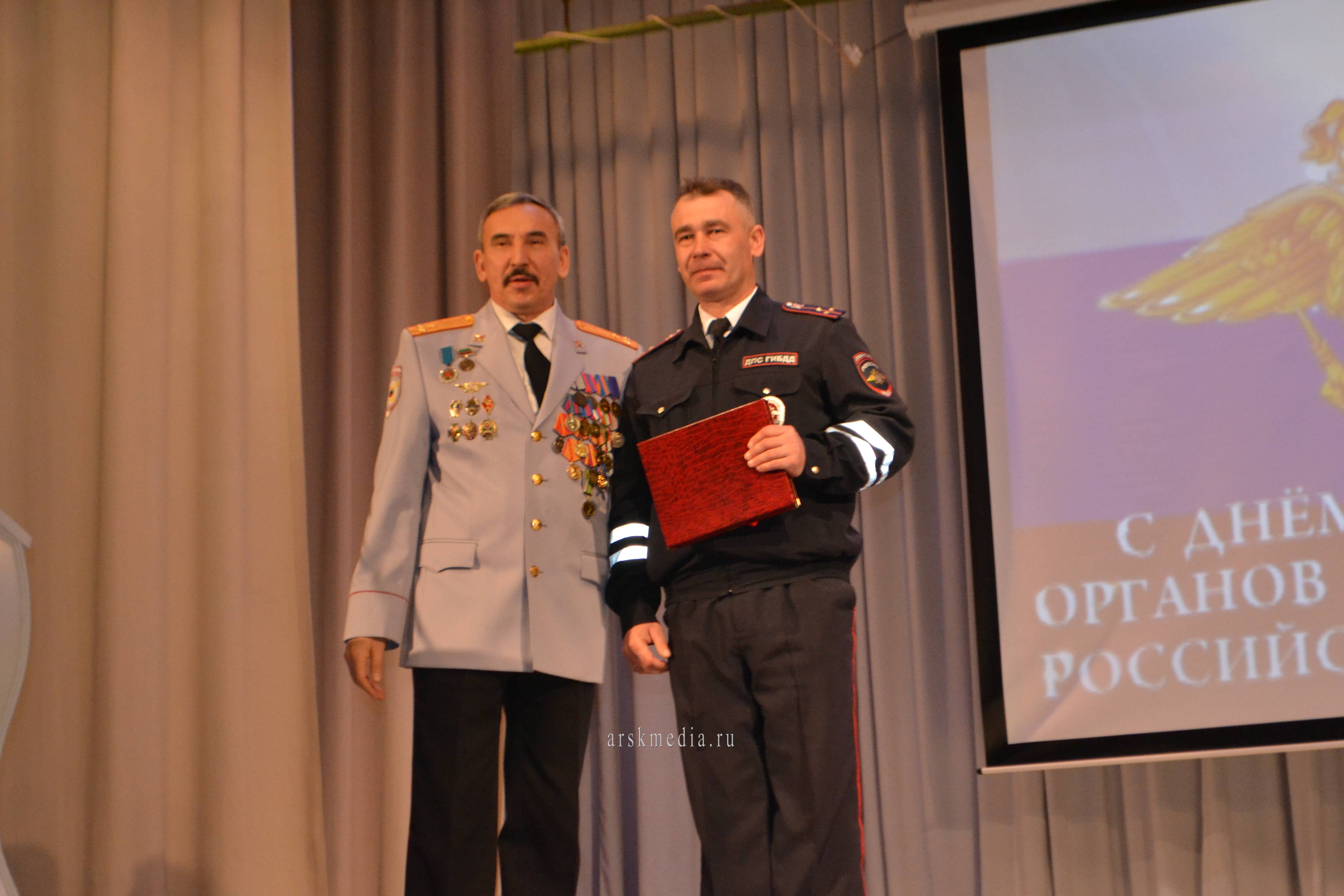 Арчада полиция хезмәткәрләре һөнәри бәйрәмнәрен билгеләп үтте