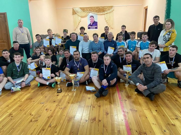 Айван авылында Рамил Әскаров истәлегенә волейбол ярышлары булды (ВИДЕО) 